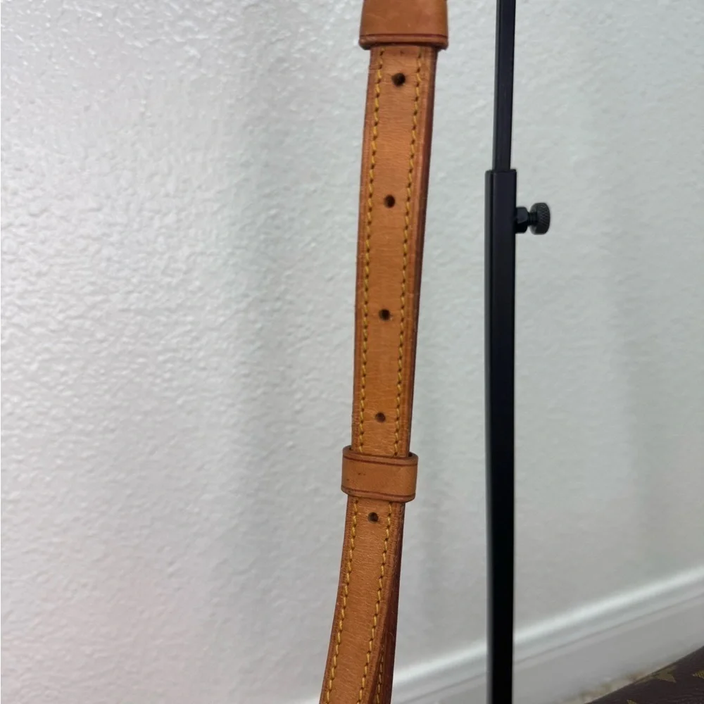 Louis Vuitton Monogram Saint Cloud PM. - Picture 8 of 17